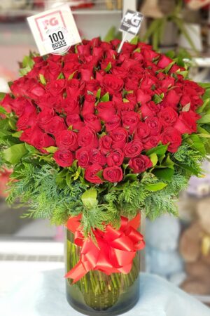 Flowers in A Vase 1 - 100 Love Roses in A Vase