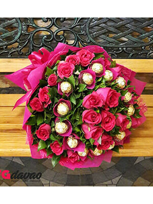 Alternative view of Bouquet of Roses and Chocolates 1