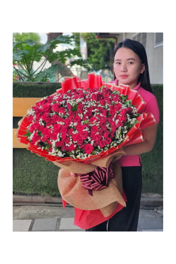 Bouquet of 100 Roses