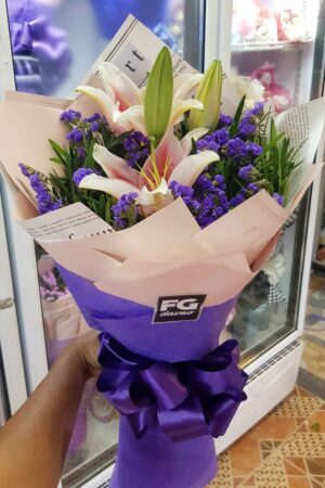 F52 – Featured Product - 1-stem Lily