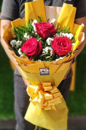 3-stem Ecuadorian Rose Bouquet